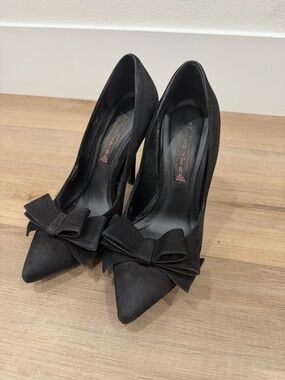 Black Bow Pointed-Toe Pumps - Women's